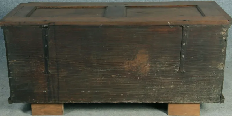 Hot Pamono Antique Baroque Chest in Oak, 1637