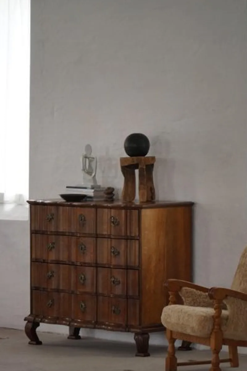 Pamono Antique Baroque Oak Chest of Drawers with Cabriole Legs, Late 18th Century> Dressers, Commodes & Chests