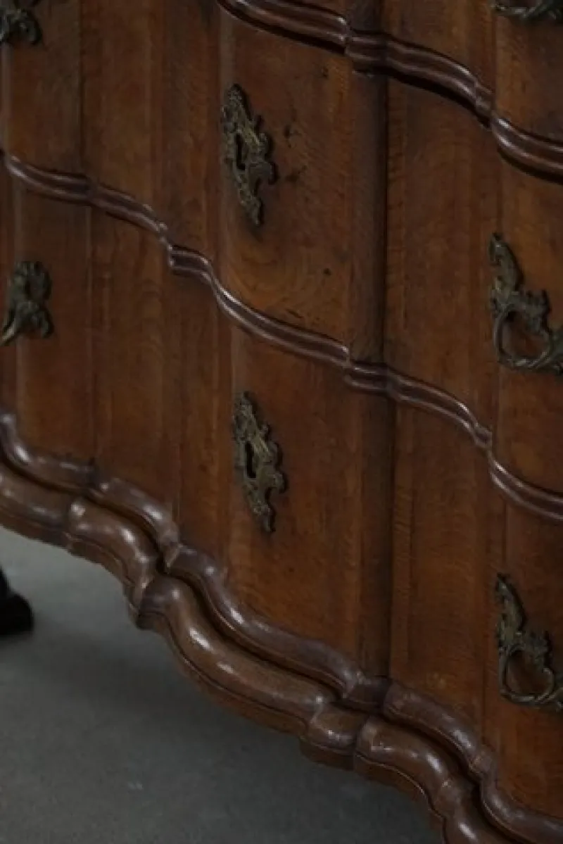 Pamono Antique Baroque Oak Chest of Drawers with Cabriole Legs, Late 18th Century> Dressers, Commodes & Chests