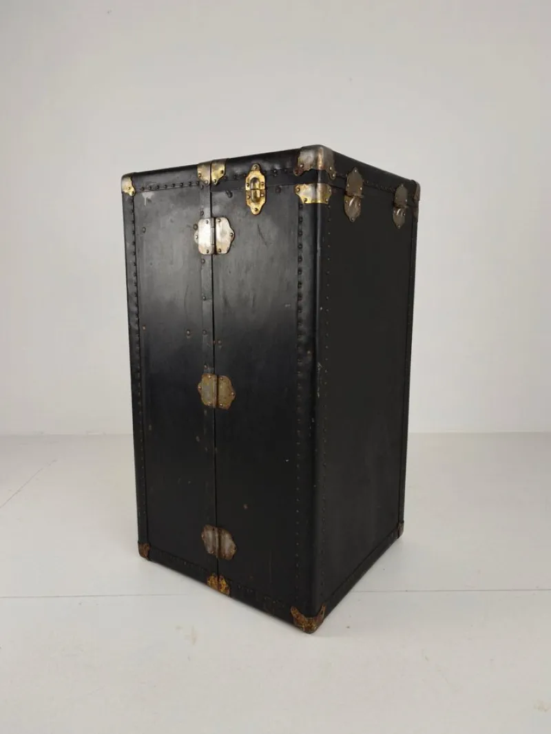 Outlet Pamono Antique Belber Black Leather Steamer Trunk, 1920s