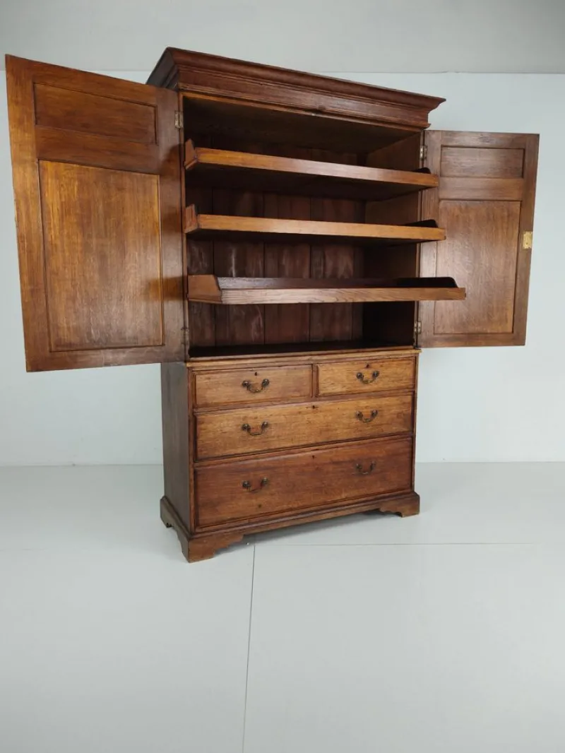 Clearance Pamono Antique Berners Street Linen Press Cabinet in Light Oak from Howard & Son's, 1800s