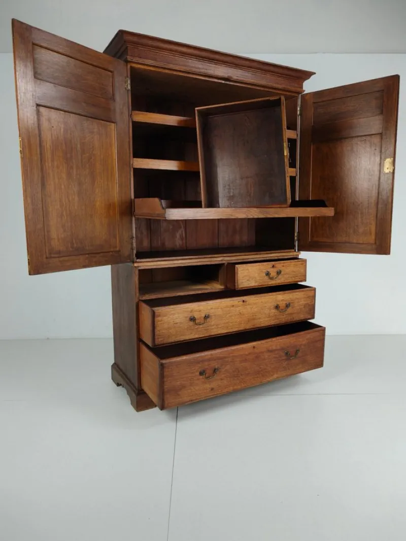 Clearance Pamono Antique Berners Street Linen Press Cabinet in Light Oak from Howard & Son's, 1800s