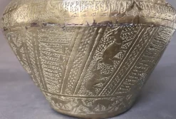 Pamono Antique Brass Planter with Animal Motifs><noscript><img width=