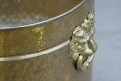 Pamono Antique Brass with Lion Heads Flowerpot><noscript><img width=