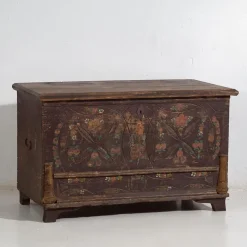 Pamono Antique Bridal Chest with Carved Vegetal Decoration, 1820s> Trunks Crates & Baskets