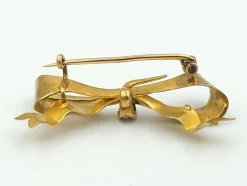Pamono Antique Brooch in 18-Karat Yellow Gold with Diamonds><noscript><img width=