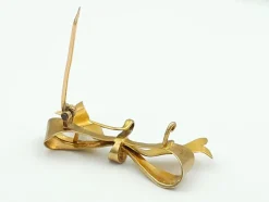 Pamono Antique Brooch in 18-Karat Yellow Gold with Diamonds><noscript><img width=
