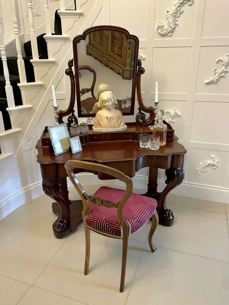 Pamono Antique Carved Mahogany Dressing Table, 1860s> Dressing Tables