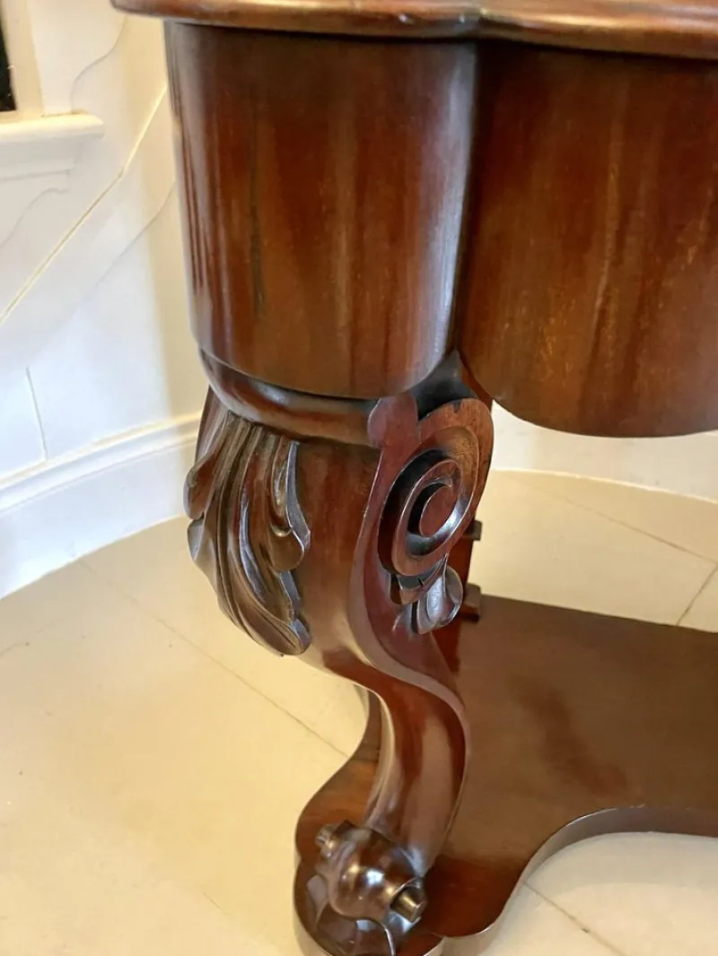 Pamono Antique Carved Mahogany Dressing Table, 1860s> Dressing Tables