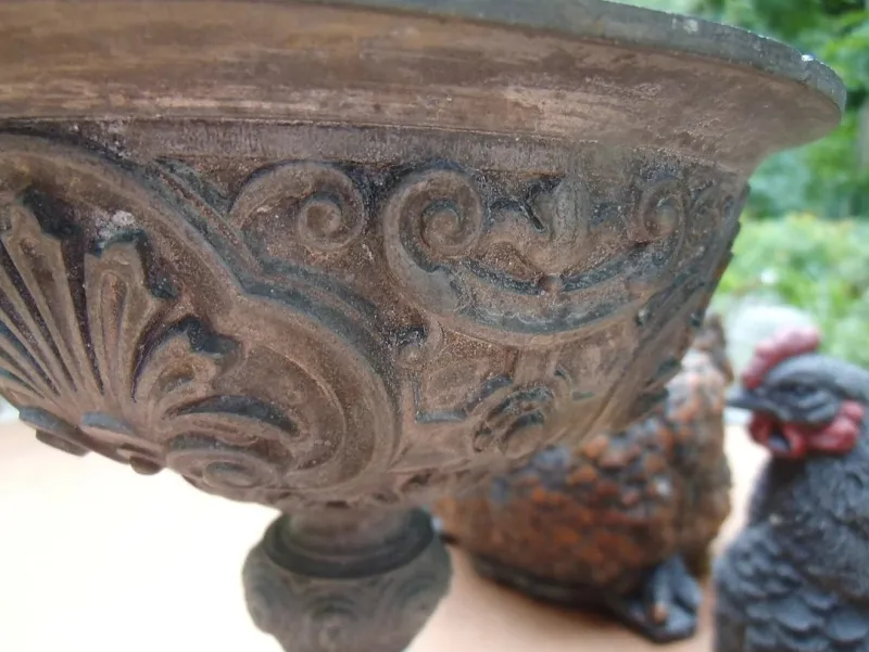 Outlet Pamono Antique Chalice in Metal