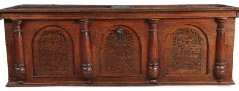 Online Pamono Antique Chest in Fir, 1680
