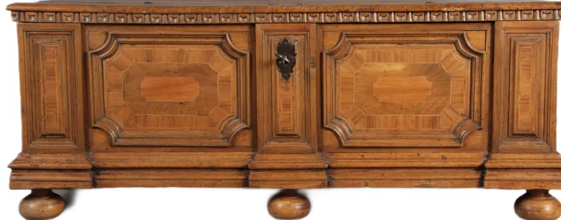 Outlet Pamono Antique Chest in Walnut, 1730