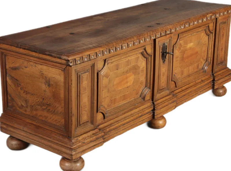 Outlet Pamono Antique Chest in Walnut, 1730