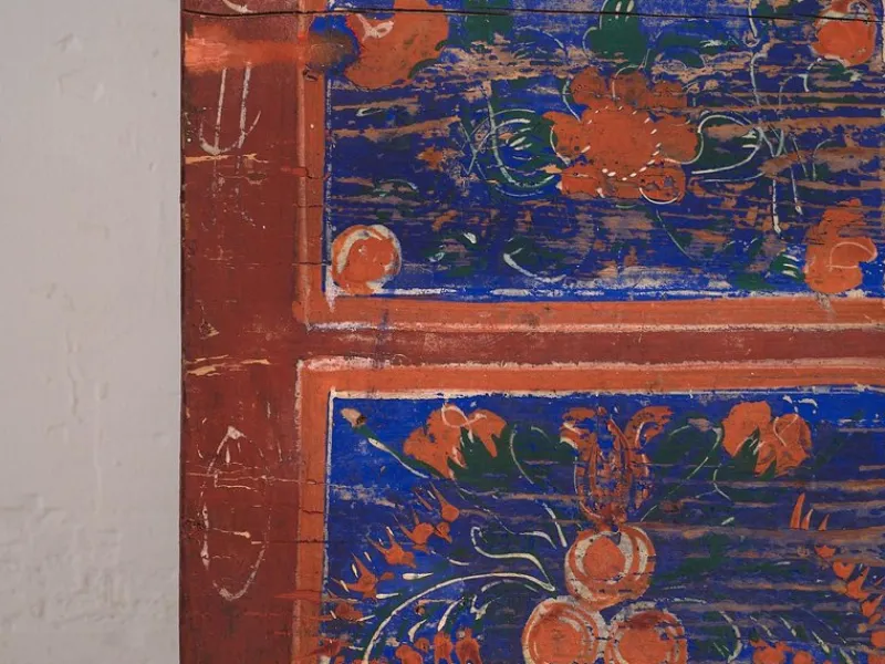 Pamono Antique Chest with Hand-Painted Floral Motifs, 1907> Trunks Crates & Baskets