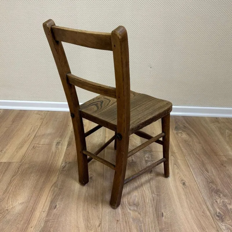 Pamono Antique Children's Chair in Oak> Children's Chairs