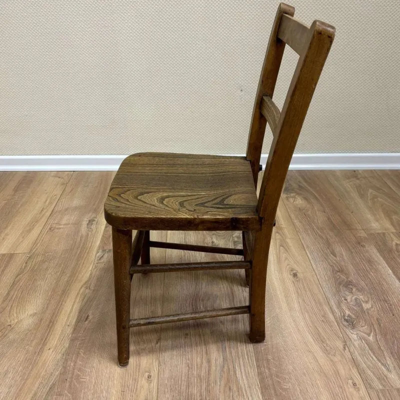 Pamono Antique Children's Chair in Oak> Children's Chairs