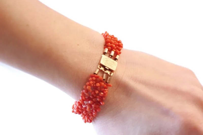 Pamono Antique Coral Bracelet> Bracelets