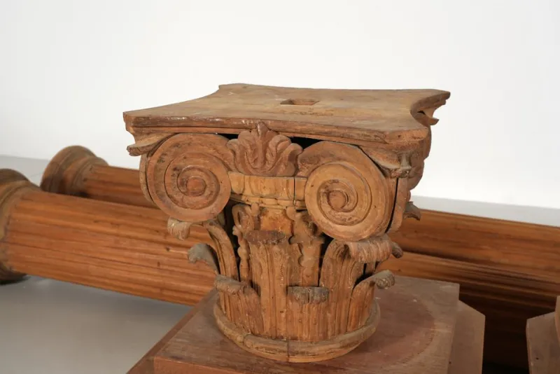 Pamono Antique Corinthian Columns, 1700s, Set of 2> Pedestals And Columns