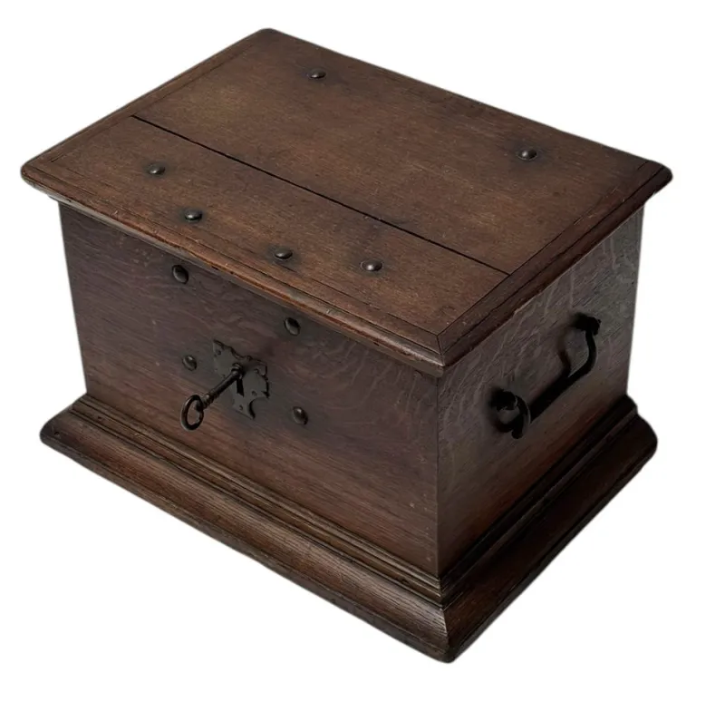 Pamono Antique Dutch Colonial Oak Decorative Box, 1700s> Trunks Crates & Baskets
