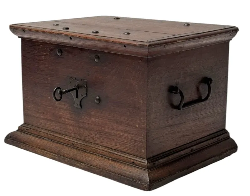 Pamono Antique Dutch Colonial Oak Decorative Box, 1700s> Trunks Crates & Baskets
