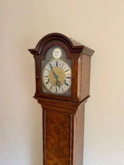 Pamono Antique Edwardian Grandmother Clock in Burr Walnut by Mappin and Webb, 1900><noscript><img width=