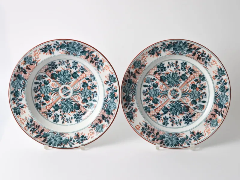 Pamono Antique English Ceramic Plates from Wedgwood, Set of 2> Dinner Plates & Bowls