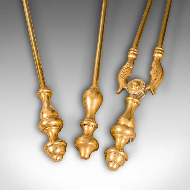 Pamono Antique English Fireside Tools in Brass, Set of 3> Fireplaces And Mantels