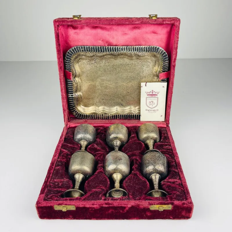 Pamono Antique English Silver Plated Glasses and Tray, 1890s, Set of 8> Serving Dishes