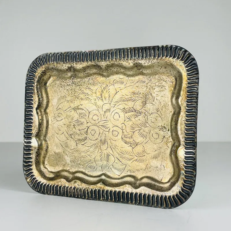 Pamono Antique English Silver Plated Glasses and Tray, 1890s, Set of 8> Serving Dishes