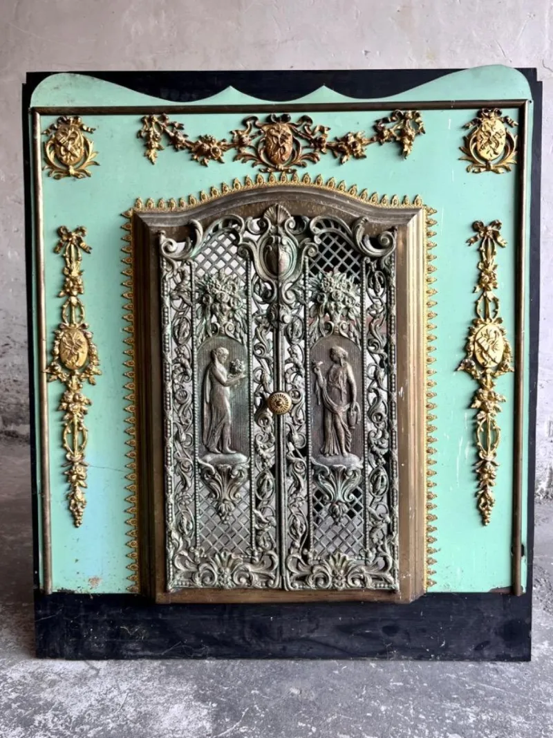 Online Pamono Antique Fireplace Doors in Bronze and Messing