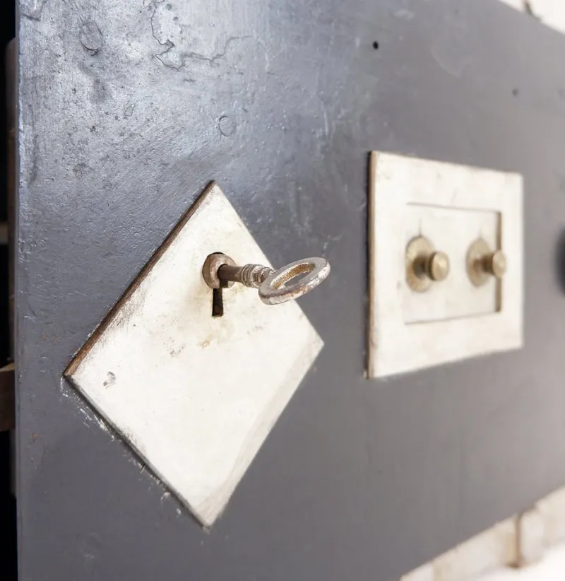 Pamono Antique Fireproof Cast Iron Safe> Fireplaces And Mantels