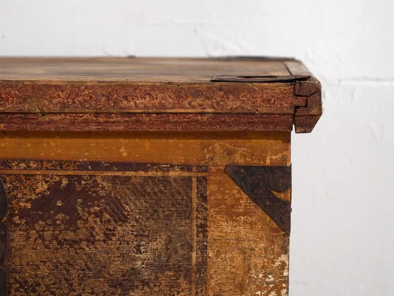 Pamono Antique Folk Art Bridal Trunk, 1820s> Trunks Crates & Baskets