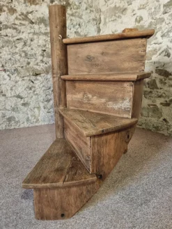Hot Pamono Antique French Architectural Spiral Staircase Segment in Oak, Early 19th Century