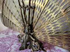 Pamono Antique French Brass Peacock Tail Pare-Feu / Fireplace Screen, 1800s><noscript><img width=