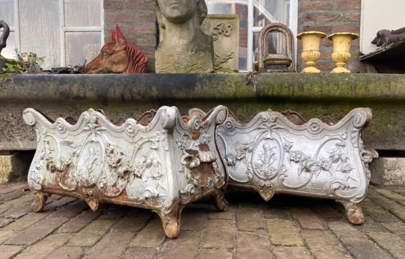 Pamono Antique French Cast Iron Garden Planters or Jardinières, Set of 2> Planters And Jardiniere