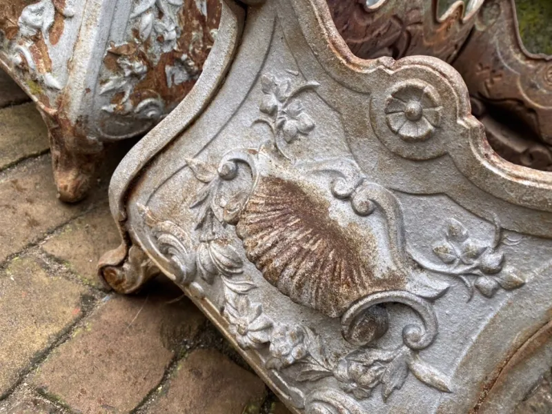 Pamono Antique French Cast Iron Garden Planters or Jardinières, Set of 2> Planters And Jardiniere