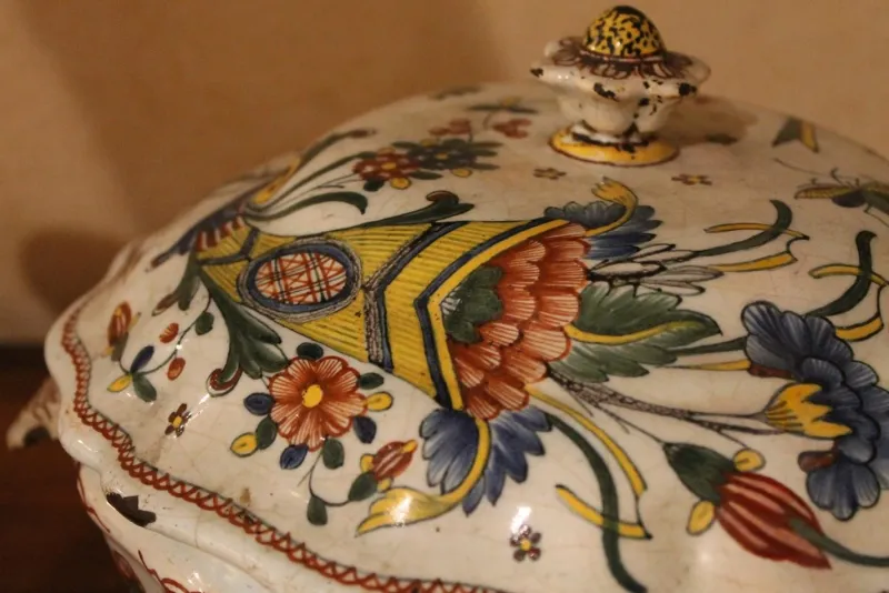Discount Pamono Antique French Faience Lidded Bowl Tureen Hand Painted with Flowers and Insects