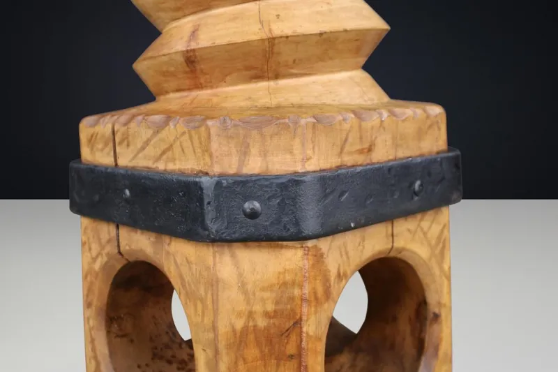 Pamono Antique French Grape Press Screw Pedestal with Patina, 1850> Pedestals And Columns