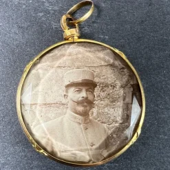 Best Pamono Antique French 18k Yellow Gold Faceted Glass Photo Pendant Locket, 1890s