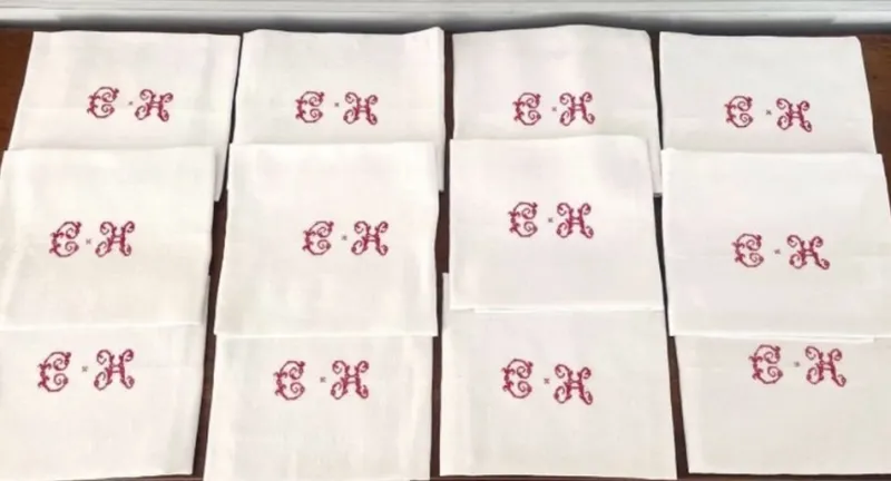 Pamono Antique French Monogrammed Embroidered Tablecloth and Napkins, 1900, Set of 13> Dinnerware Accessories