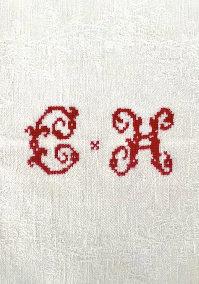 Pamono Antique French Monogrammed Embroidered Tablecloth and Napkins, 1900, Set of 13> Dinnerware Accessories