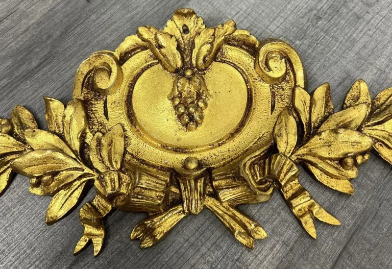 Online Pamono Antique French Ornate Pendiment in Gilded Metal