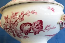 Outlet Pamono Antique French Red Favori Soup Tureen in Earthenware from Sarreguemines, 1890s