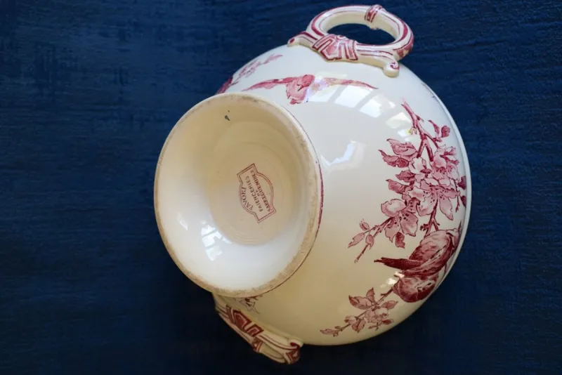Outlet Pamono Antique French Red Favori Soup Tureen in Earthenware from Sarreguemines, 1890s