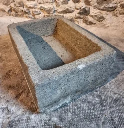 New Pamono Antique French Volvic Stone Trough Water Basin, Puy-de-Dôme, 18th Century