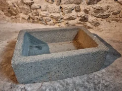 New Pamono Antique French Volvic Stone Trough Water Basin, Puy-de-Dôme, 18th Century