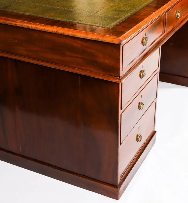 New Pamono Antique George III Flame Mahogany Partner's Pedestal Desk, 1790s