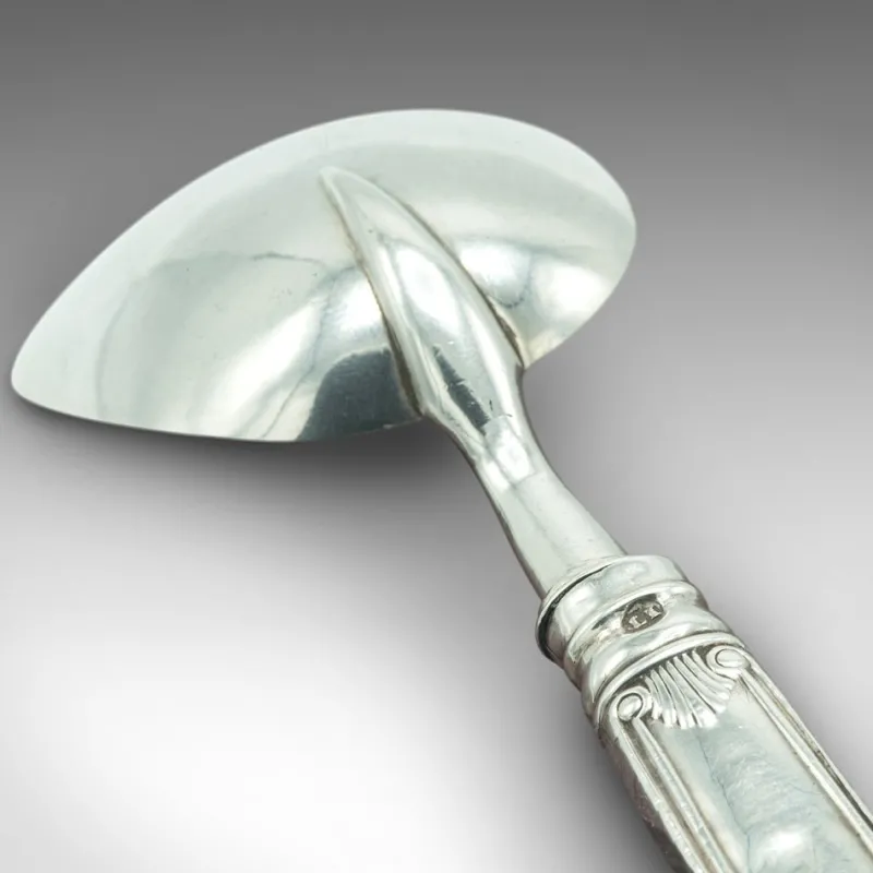 Pamono Antique Georgian English Sterling Silver Sugar Spoon, 1780> Cutlery & Serving Utensils