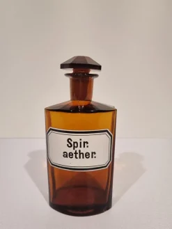 Pamono Antique German Apothecary Jars in Amber Glass, Set of 8><noscript><img width=