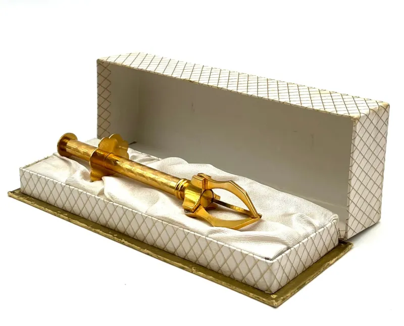 Hot Pamono Antique Gold-Plated Sugar Tongs with Decorated Handle, 1890s